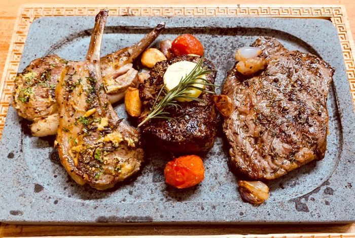 Red Sky Steakhouse – Top 3 Nhà Hàng Steak Đà Nẵng