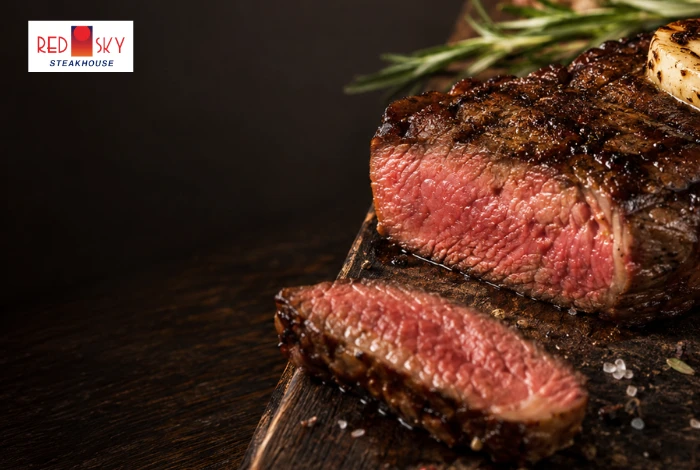 Steak medium-rare tại Red Sky Steakhouse Đà Nẵng Steak chín medium-rare tại Red Sky Steakhouse Đà Nẵng