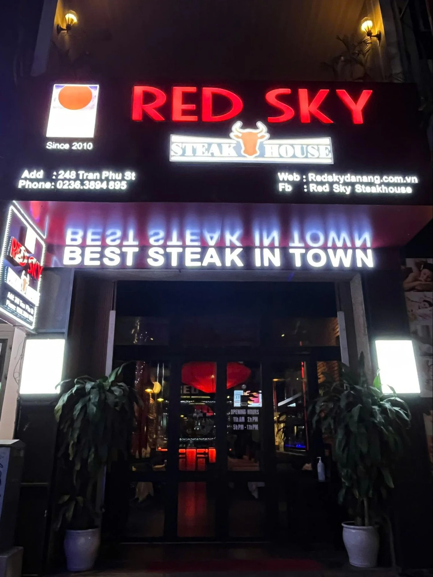 Mặt tiền Red Sky Steakhouse tại 248 Trần Phú, Đà Nẵng